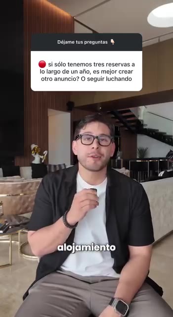 Inmobiliaria Airbnb ad creative, June 2026