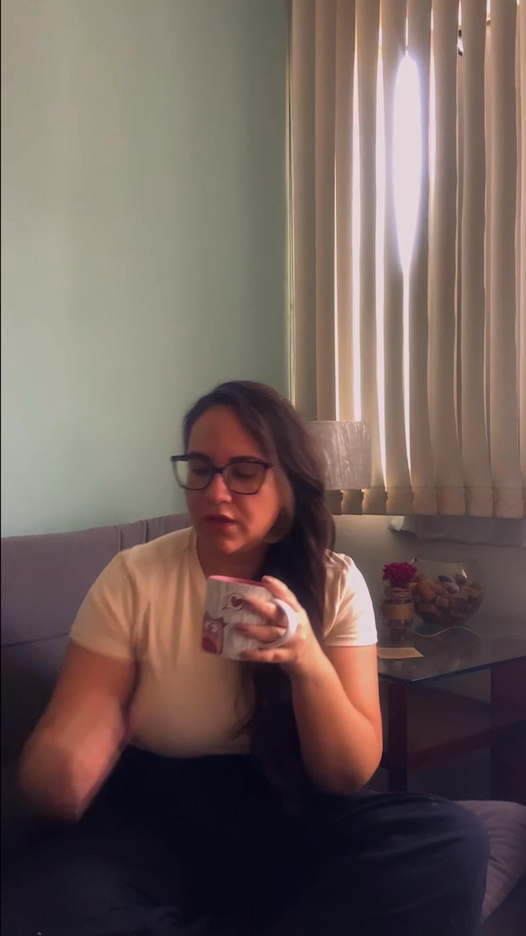 Rachel Alvarez - Carreira no Exterior ad creative, July 2026