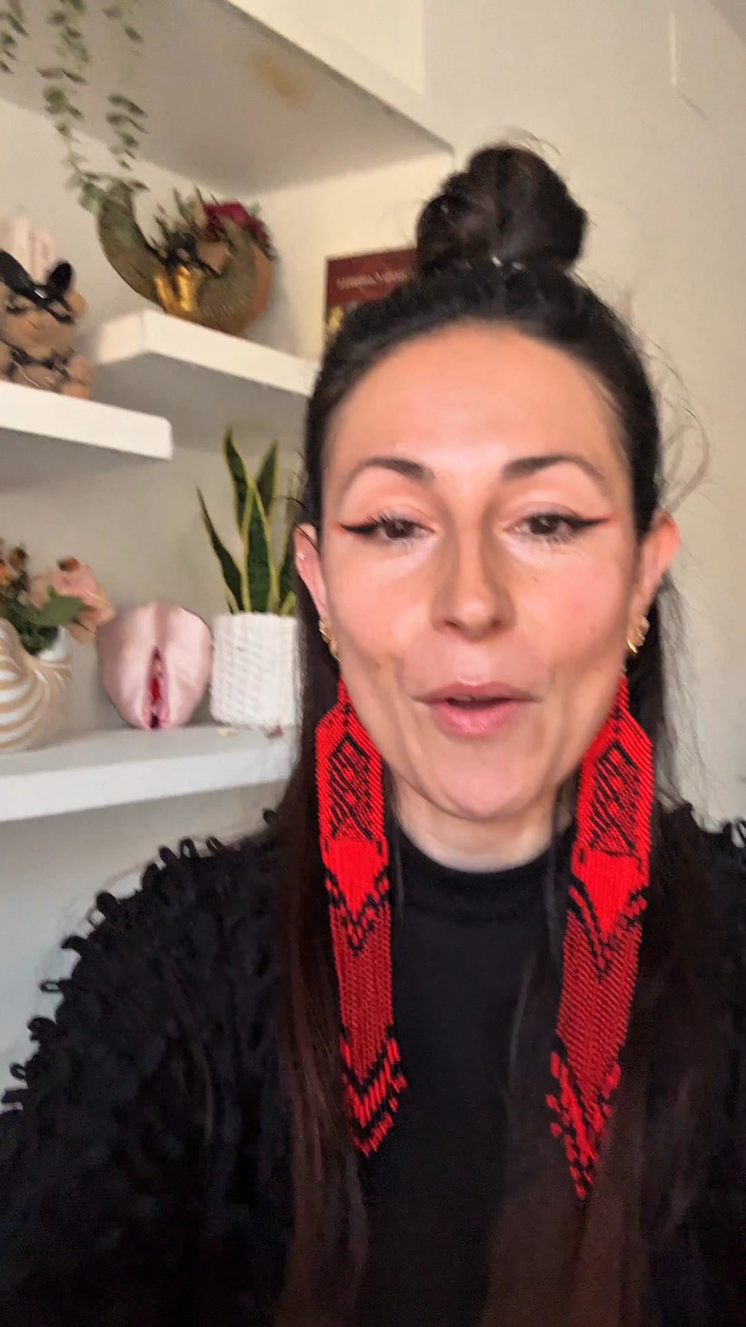 Elisa Valle ad creative, April 2026