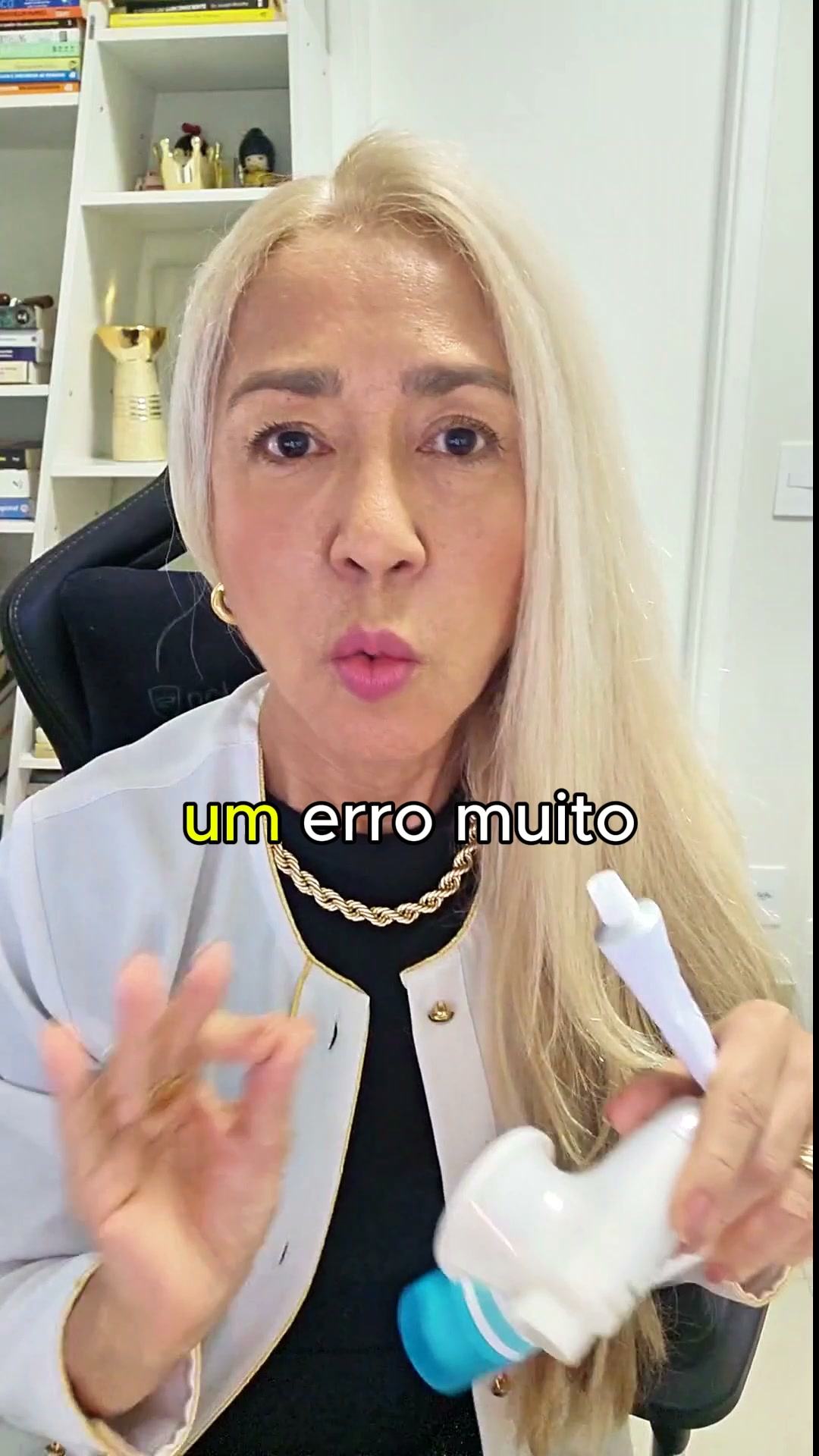 Dra. Vanderléa Coelho ad creative, July 2026