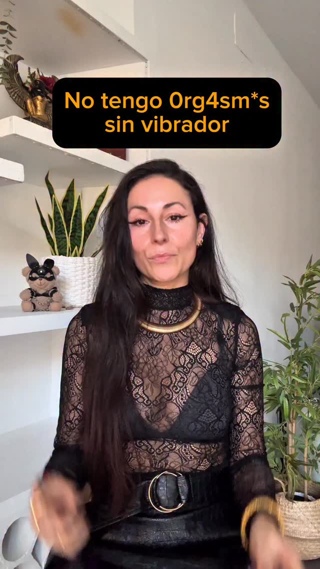 Elisa Valle ad creative, April 2026