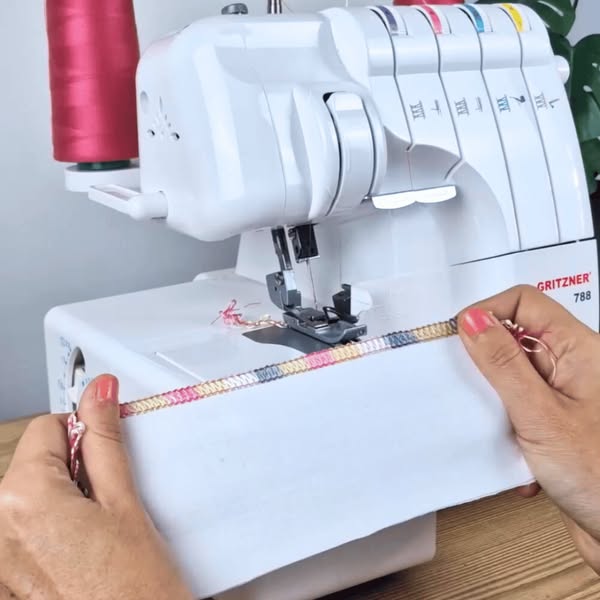 Overlock, Coverlock und Nähfans ad creative, July 2026